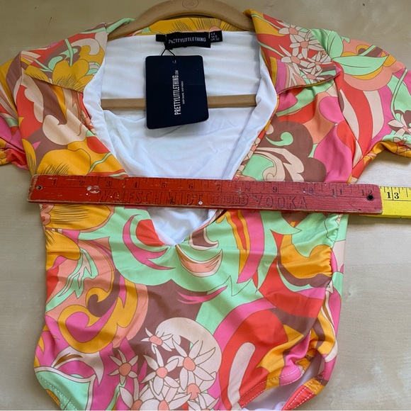 Pretty Little Thing Multi Swirl Print Plunge High Leg Bodysuit Multicolor 0 NWT - Picture 10 of 10